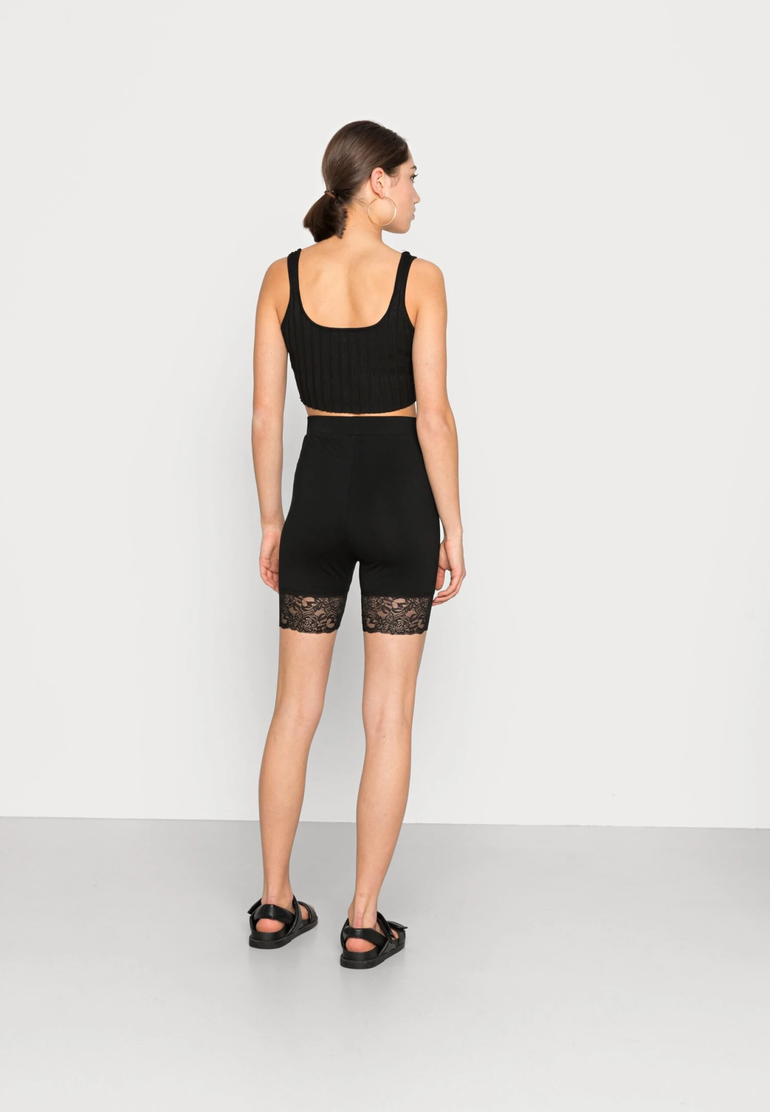 Shorts - Black/Black
